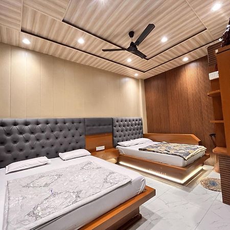Pallav Guest House Уджайн Екстериор снимка