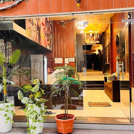 Pallav Guest House Уджайн Екстериор снимка
