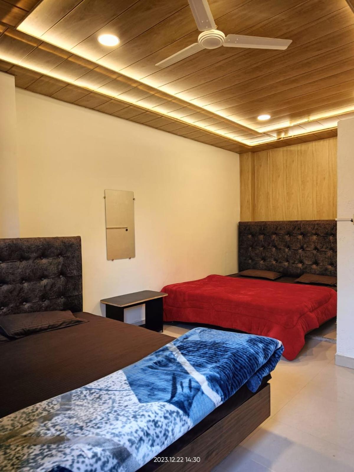Pallav Guest House Уджайн Екстериор снимка