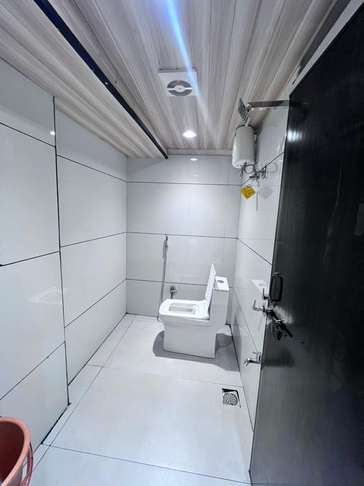 Pallav Guest House Уджайн Екстериор снимка