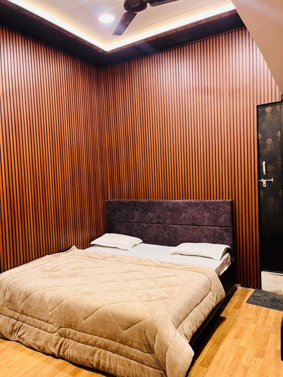 Pallav Guest House Уджайн Екстериор снимка