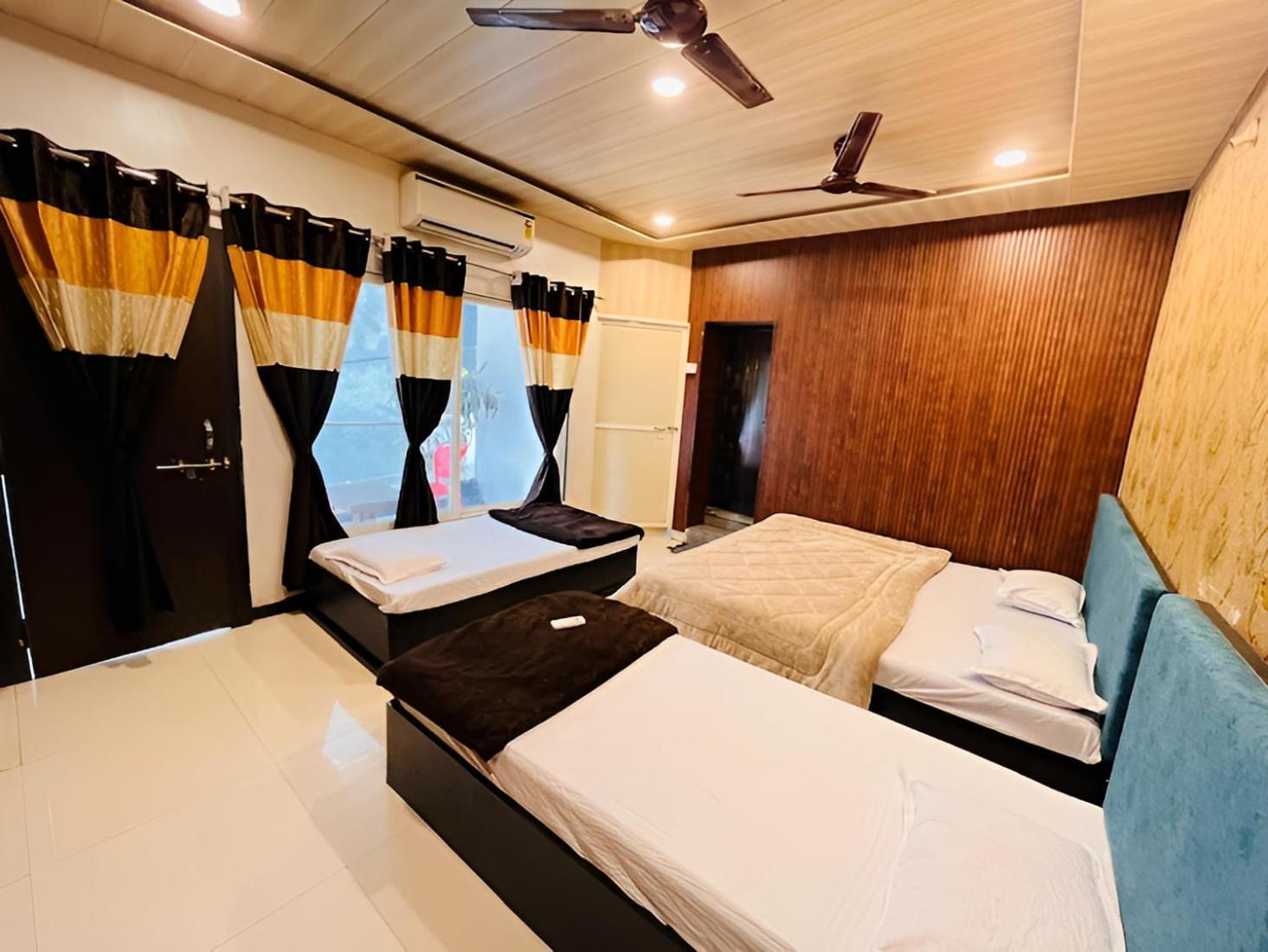 Pallav Guest House Уджайн Екстериор снимка