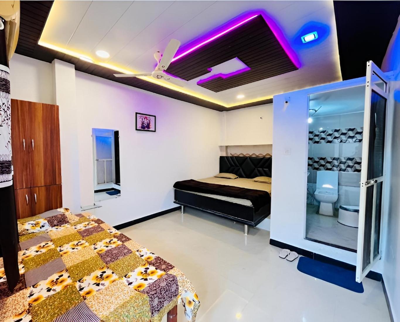 Pallav Guest House Уджайн Екстериор снимка