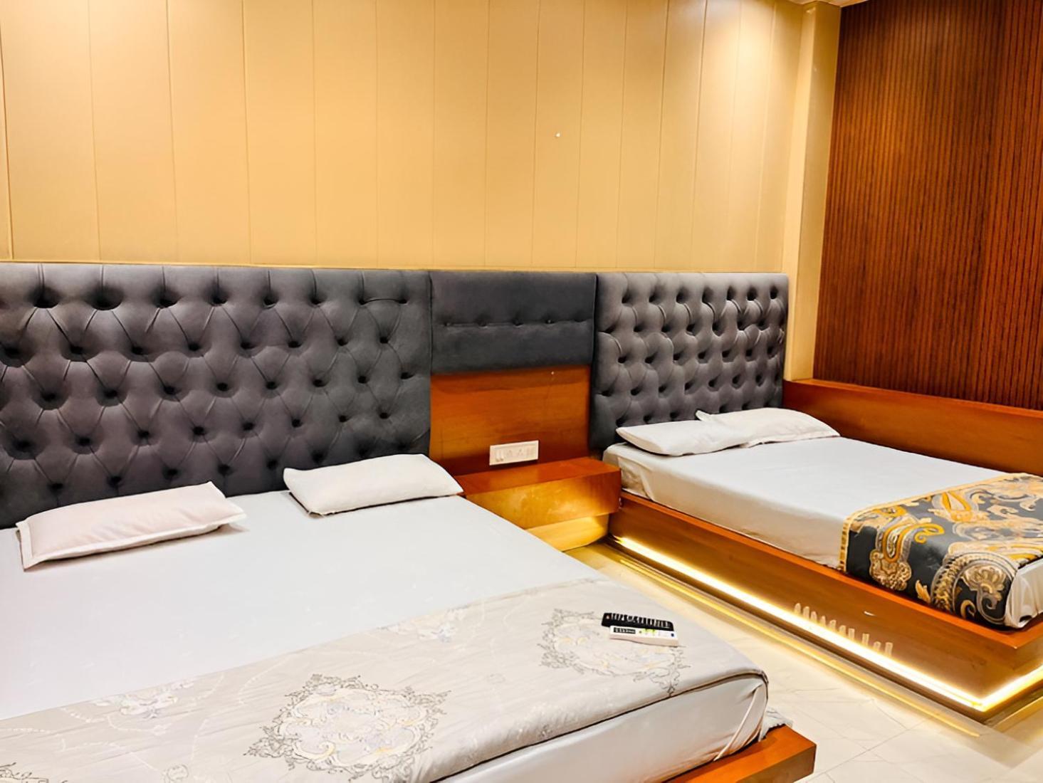 Pallav Guest House Уджайн Екстериор снимка